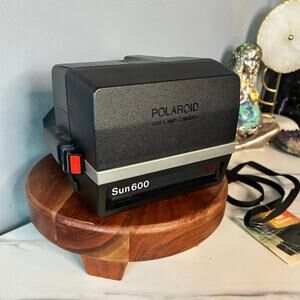 Vintage Polaroid Sun 600 LMS Instant Camera Untested Original Strap